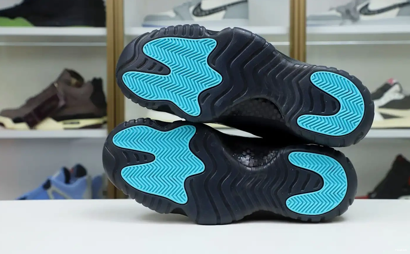 JORDAN GAMMA BLUE AIR RETRO 11 0402
